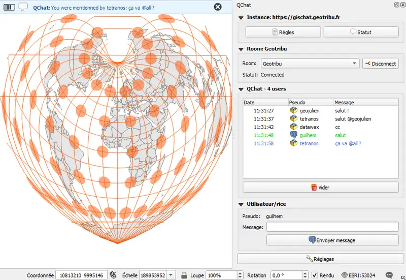 Écran de QGIS avec des messages envoyés dans le QChat