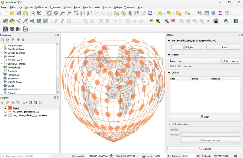 Écran de QGIS avec le panneau QChat à droite