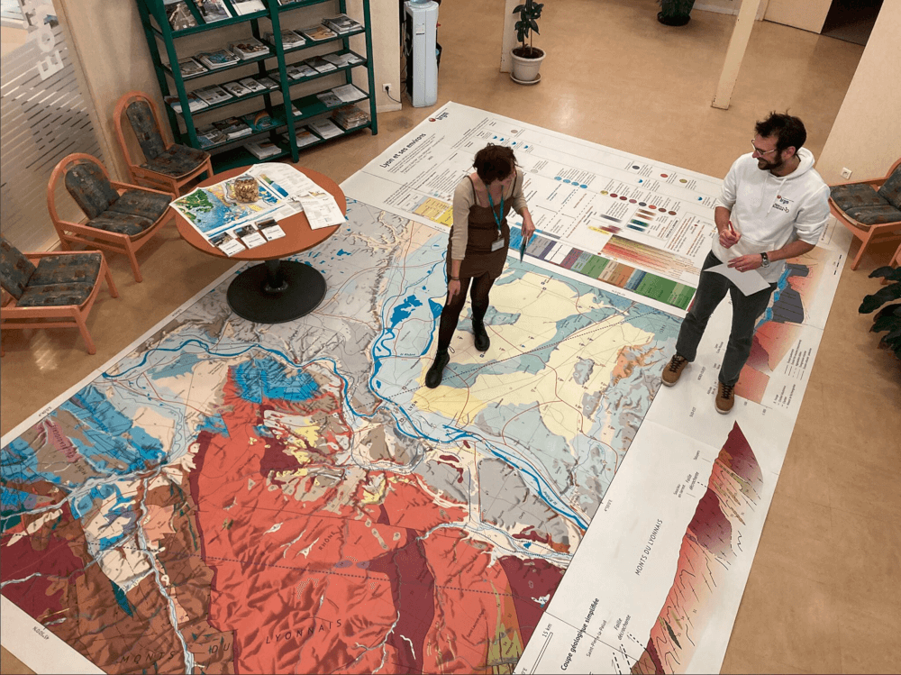 carte geologique geante