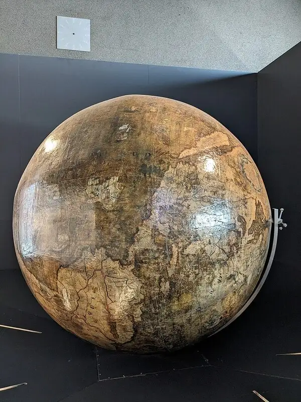 Globe de la bibliothèque de Lyon